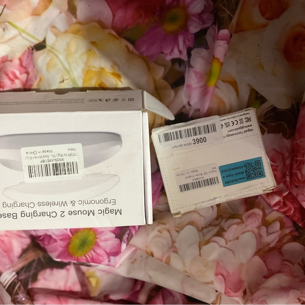 Wireless mouse charger